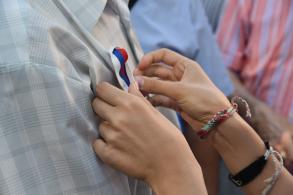 Астраханцы отмечают День Государственного флага Российской Федерации