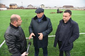 В Трусовском районе завершается реконструкция футбольного поля