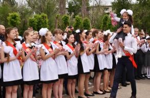 Более шести тысяч выпускников  прощаются со школой