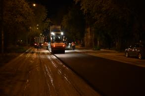На Красной Набережной укладывают дорогу