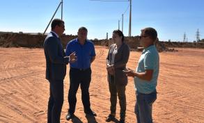 К участкам на Волгоградском шоссе подводят воду и электричество