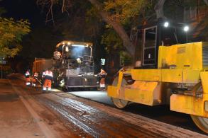 В Астрахани ремонтируют улицу Энзелийскую