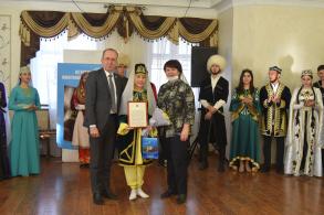 Национально-культурные общества поздравили с Днем Конституции 