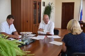 Олег Полумордвинов провел прием граждан в Кировском районе