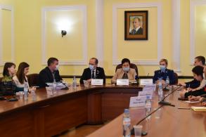 В администрации Астрахани провели брифинг по аварийному жилью