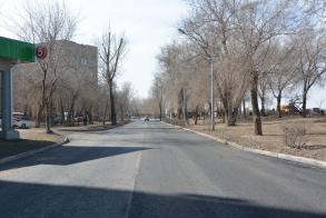 На Комсомольской Набережной укладывают асфальт