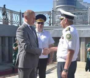 Олег Полумордвинов приветствовал делегацию пограничников из Азербайджана