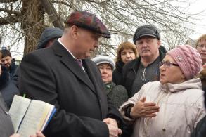 В Янго-Ауле прошло выездное совещание по вопросам благоустройства
