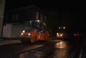 На улице Раскольникова ремонтируют дорогу