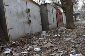 Горожане просят избавить их от незаконно установленных гаражей