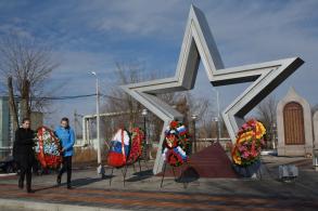 В Астрахани почтили память погибших защитников Отечества.