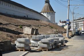 Городские власти преображают откосы астраханского Кремля