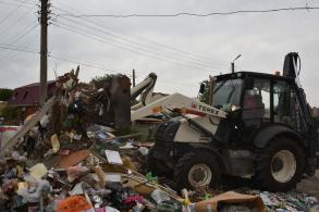 Регоператору с вывозом мусора помогают муниципальные предприятия