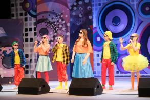 9 команд города и области приняли участие в игре школьной лиги КВН