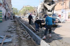 В Астрахани ремонтируют дороги к храму и монастырю