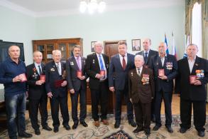 Ветеранов МВД наградили юбилейными медалями