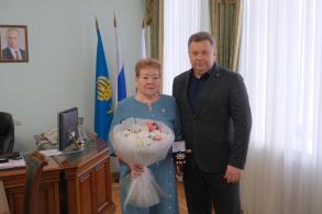 Народный учитель Астрахани Нина Анатольевна Гневина отмечена почетным знаком «За гражданские заслуги» II степени