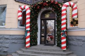 Астрахань украшают к Новому году