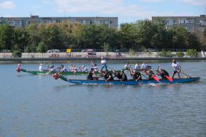 День водных видов спорта прошел сегодня в Астрахани