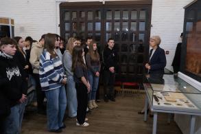 Городская администрация организовала экскурсию для астраханской молодежи