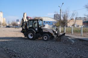 У школы №23 на улице Куликова обустроили парковочную зону