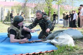 В Астрахани проходят учебные сборы для старшеклассников