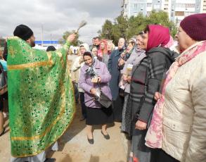 В Астрахани прошел крестный ход, приуроченный ко дню памяти преподобного Сергия Радонежского.