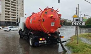Коммунальные службы Астрахани вышли на откачку воды
