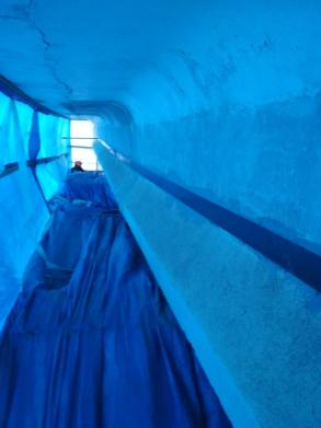 На мосту через реку Царев в створе улицы Боевой приступили к завершающему этапу противоаварийных работ