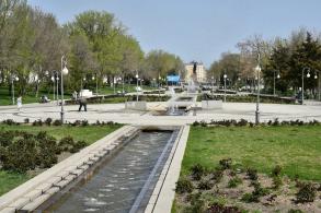 Администрация Астрахани готовит городские фонтаны к запуску