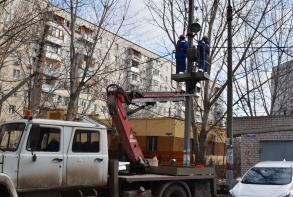 На перекрестках города установили более ста новых светильников