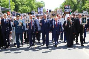 В "Бессмертном полку" прошли 27 тысяч человек