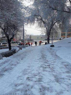 В Астрахани продолжают устранять последствия осадков