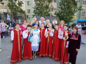 Праздничные мероприятия, посвященные празднованию Дня России.