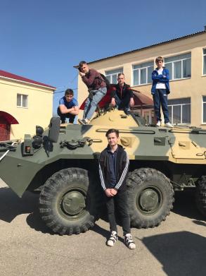 Экскурсия несовершеннолетних в войсковую часть №6688