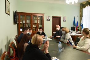 Мария Пермякова обсудила с общественниками проблему бездомных животных