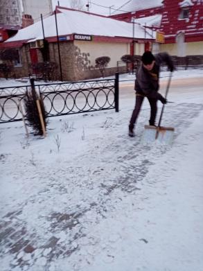 На территории района проводятся работы по зачистке от снега