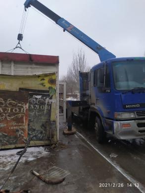 Проведение работ по демонтажу самовольно установленных объектов движимого имущества