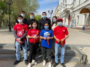 Астраханцам раздали 2000 георгиевских ленточек