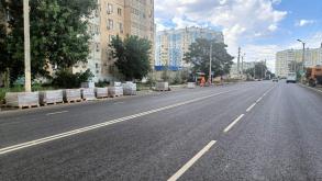 На улицах Аксакова и Бабаевского ремонтируют тротуары