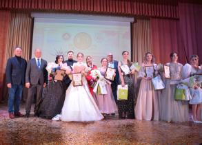 Олег Полумордвинов поздравил астраханских студентов с праздником