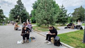 В Астрахани проходит городской конкурс пленэрных работ юных художников