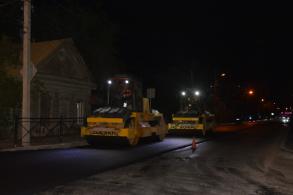 Ночью на улице Ноздрина уложили 600 тонн асфальта