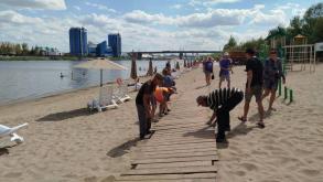 На Городском пляже восстановили пешеходный настил