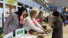 Астраханские библиотекари подарили свыше трехсот книг пассажирам в аэропорту