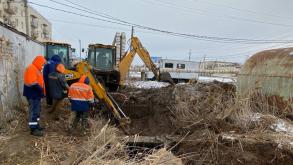 МУП «Астрводоканал» устраняет аварийную ситуацию в микрорайоне Военный городок