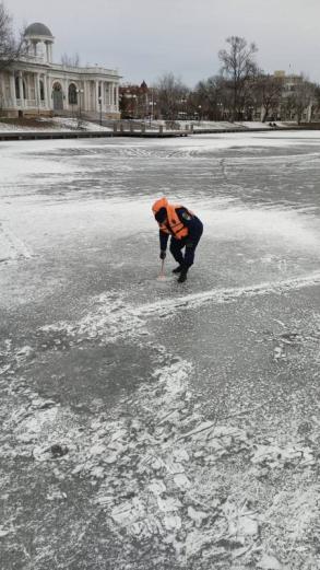 Внимание! Массово выходить на лёд всё еще опасно