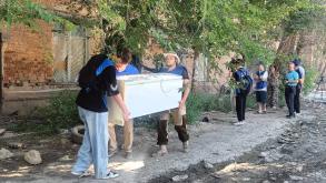 Администрация Астрахани помогает жильцам дома по ул. Ляхова,6 с вывозом вещей