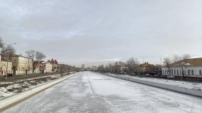 В связи с потеплением нахождение на льду опасно