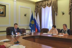 Глава Астрахани Игорь Редькин встретился с инициативной группой жителей многоэтажек по ул. Куликова